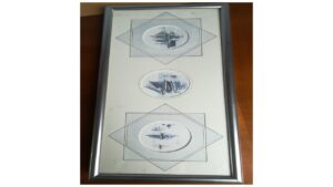 Galerie 4 Encadrement d'une peinture au Viet Nam à l'encre. Simple passe partout travaillé avec un lavis, 3 ouvertures circulaires et formes géométriques aux traits tracés à l'encre au tire-lignes