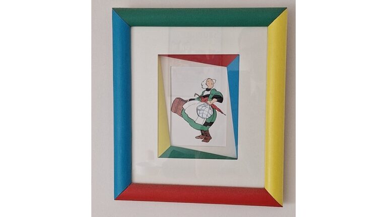 Biseau fantaisie habillé de couleurs basiques. Baquette peinte à la main rappelant les couleurs de la carte et du biseau