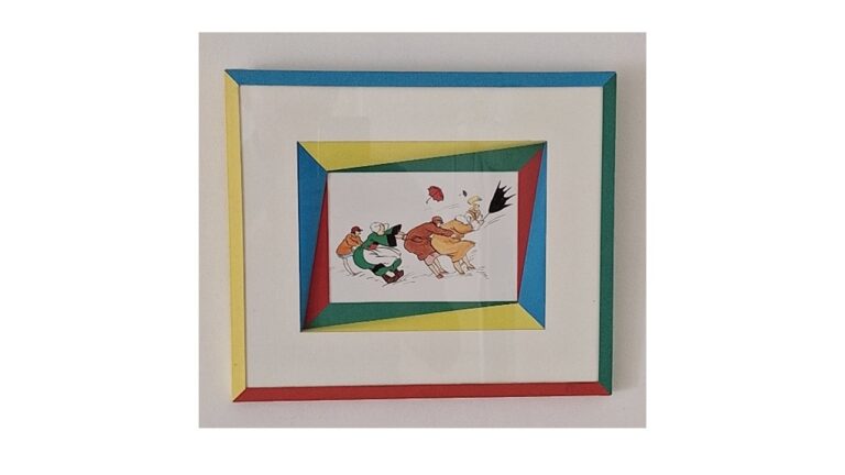 Biseau fantaisie habillé de couleurs basiques. Baquette peinte à la main rappelant les couleurs de la carte et du biseau